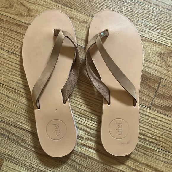 Ciel Sandals Leather Flip Flops - Picture 2 of 4